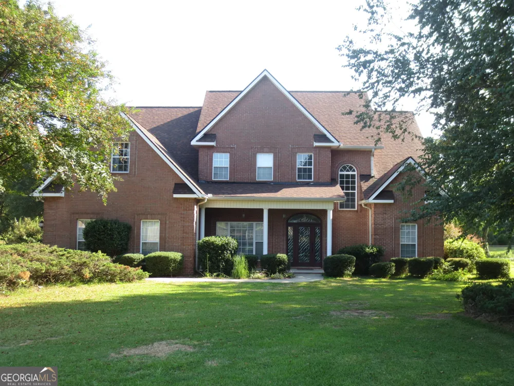 184 Giles RD Warner Robins, GA 31093