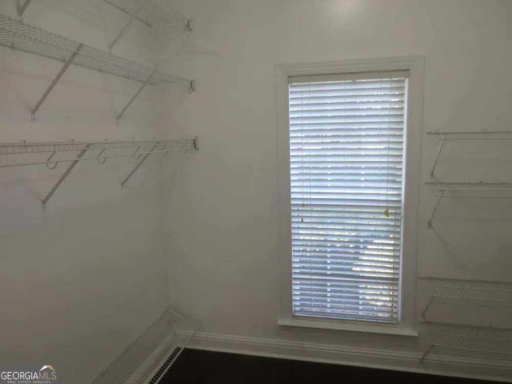 184 Giles RD Warner Robins, GA 31093