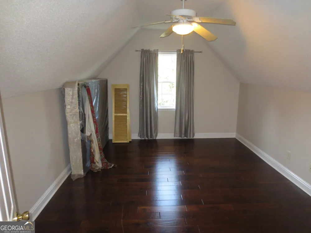 184 Giles RD Warner Robins, GA 31093