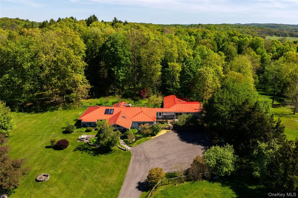 52 Pells Road Rhinebeck, NY 12572