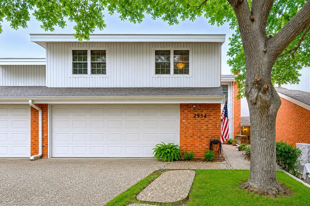2954 Woodcroft Circle Carrollton, TX 75006