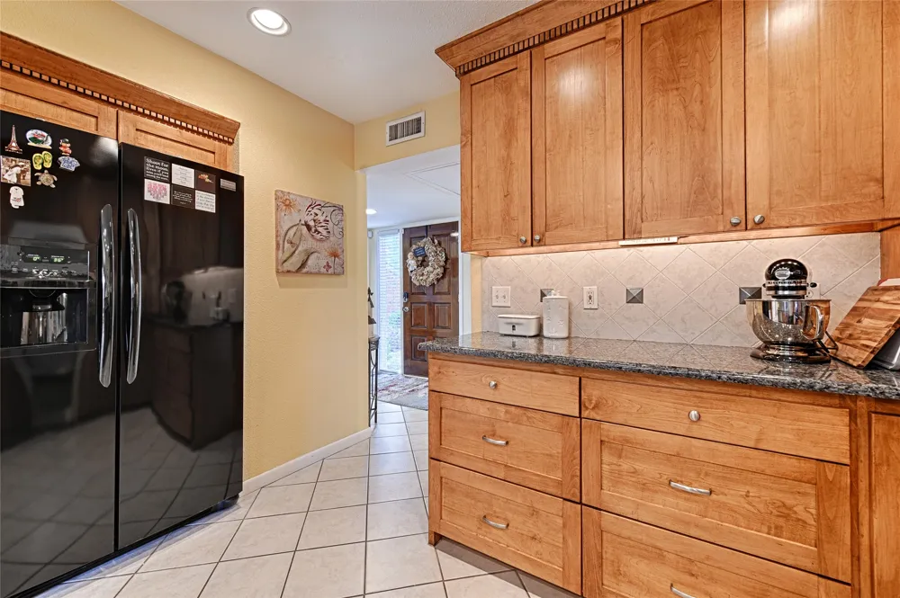2954 Woodcroft Circle Carrollton, TX 75006