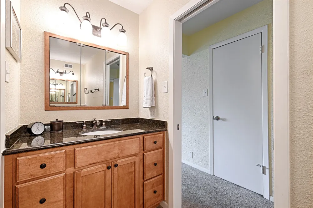 2954 Woodcroft Circle Carrollton, TX 75006