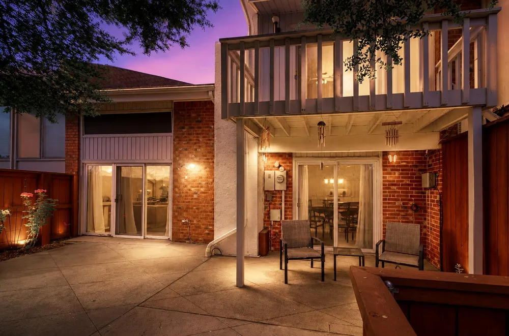 2954 Woodcroft Circle Carrollton, TX 75006