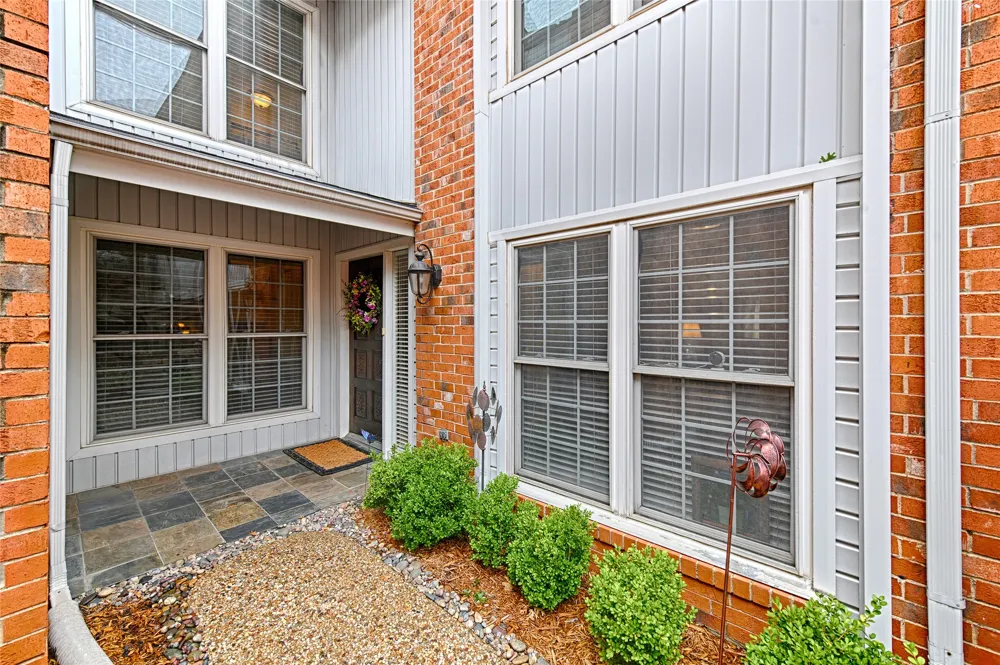 2954 Woodcroft Circle Carrollton, TX 75006