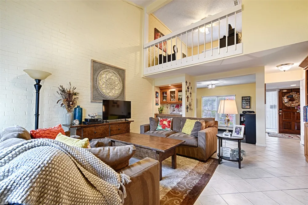 2954 Woodcroft Circle Carrollton, TX 75006