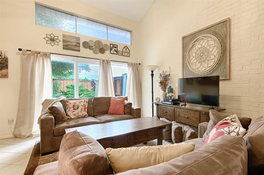 2954 Woodcroft Circle Carrollton, TX 75006