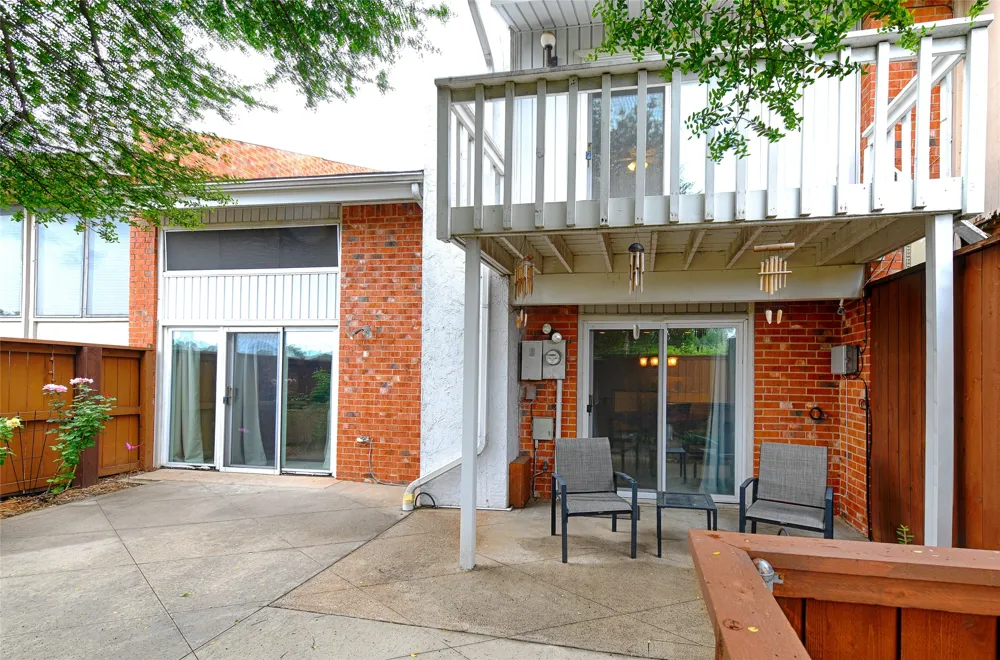 2954 Woodcroft Circle Carrollton, TX 75006