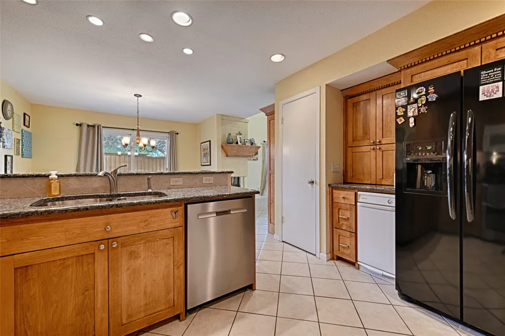 2954 Woodcroft Circle Carrollton, TX 75006