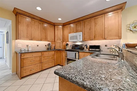 2954 Woodcroft Circle