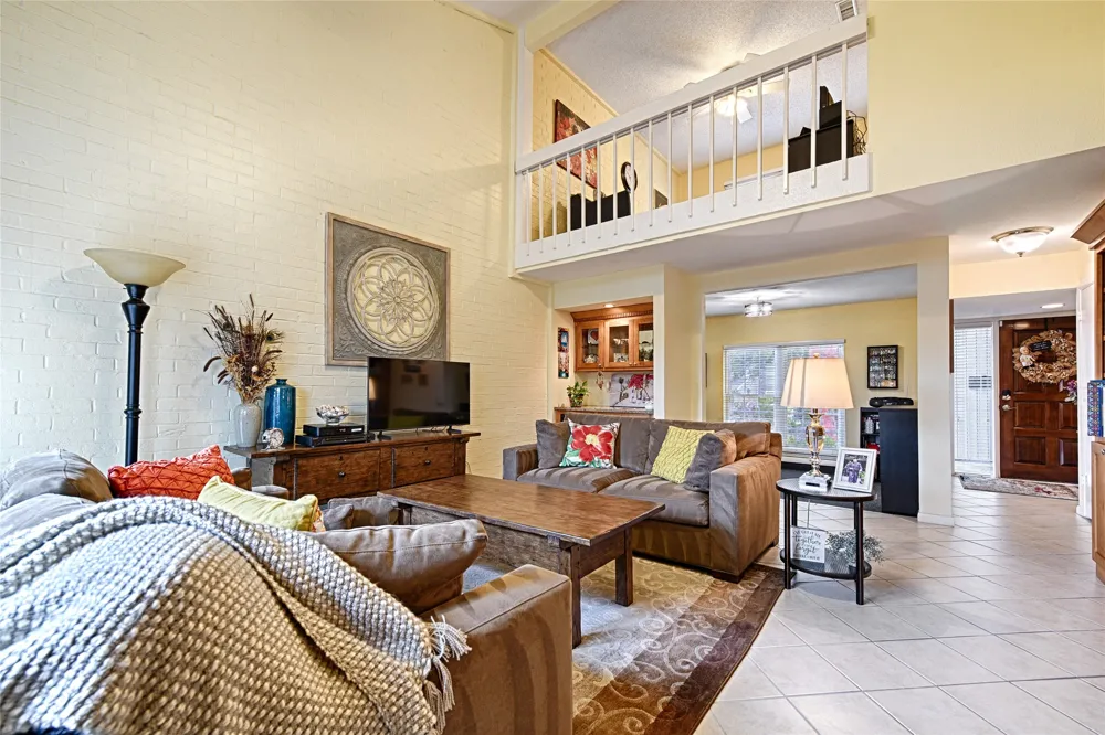 2954 Woodcroft Circle Carrollton, TX 75006
