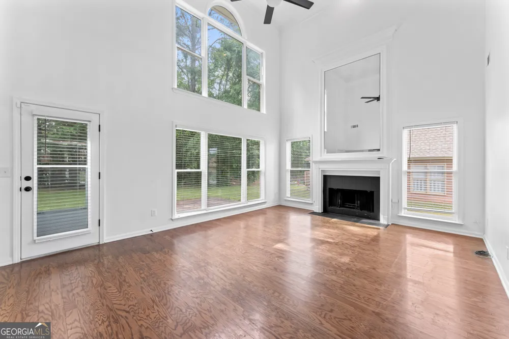 4267 Azalea WALK Ellenwood, GA 30294