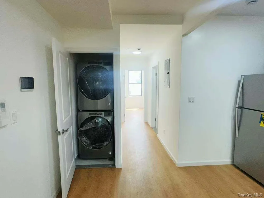 30-87 Steinway Street #2FL Astoria, NY 11103