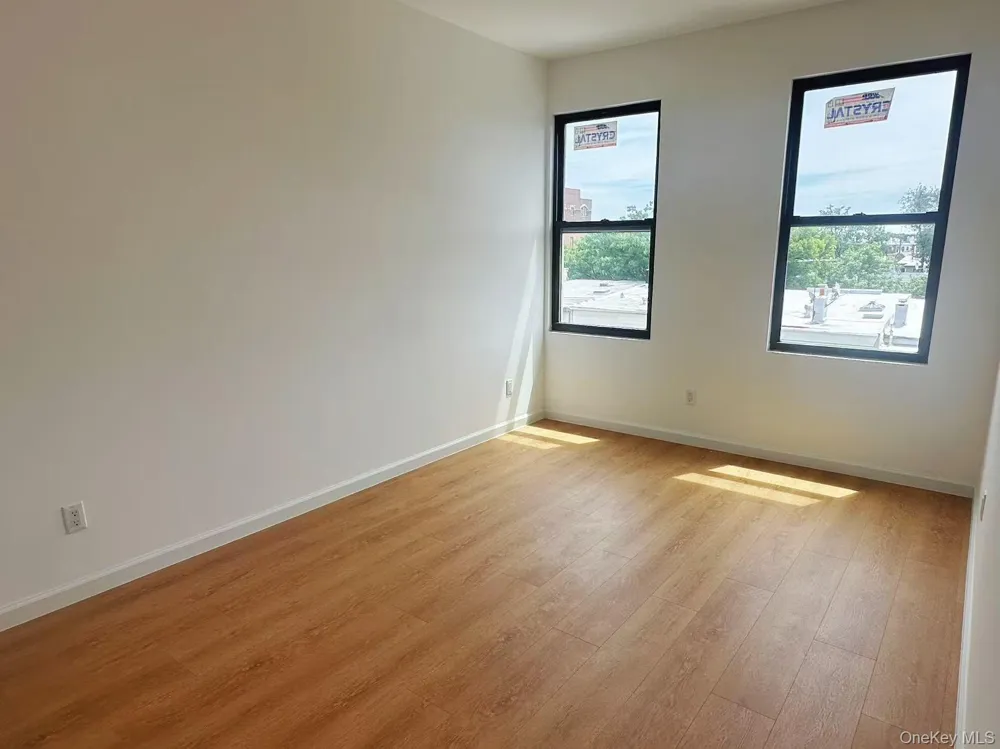30-87 Steinway Street #2FL Astoria, NY 11103