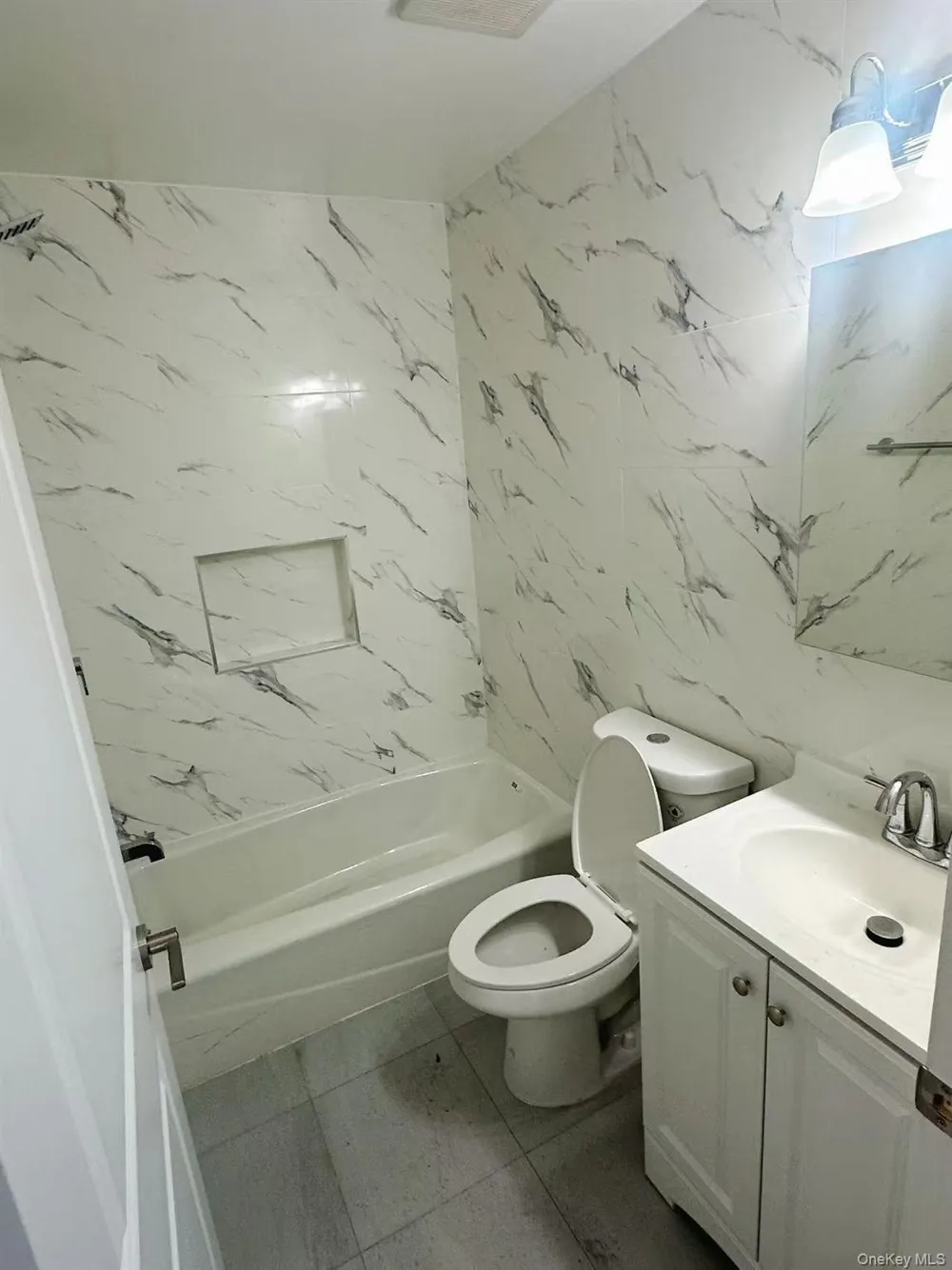 30-87 Steinway Street #2FL Astoria, NY 11103