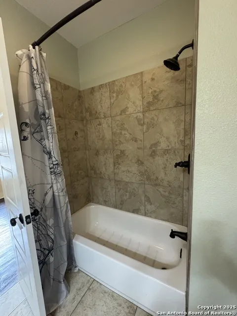 407 Fort St Brackettville, TX 78832