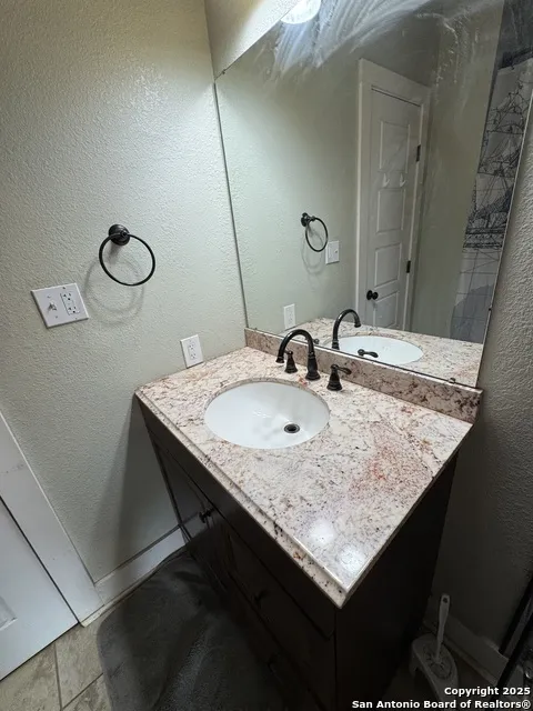 407 Fort St Brackettville, TX 78832