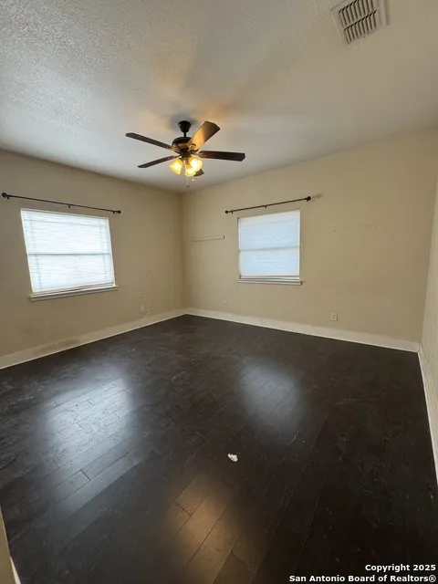 407 Fort St Brackettville, TX 78832