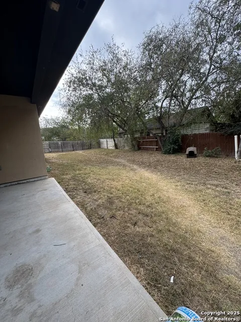 407 Fort St Brackettville, TX 78832