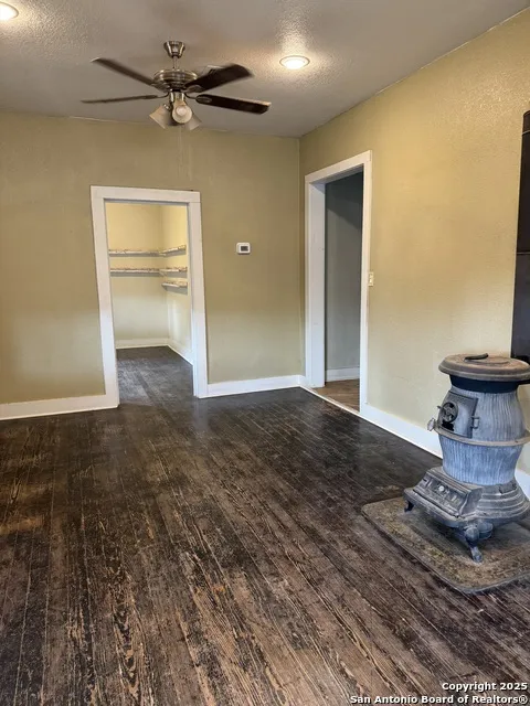 407 Fort St Brackettville, TX 78832