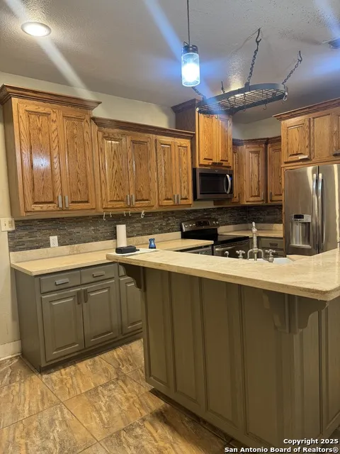 407 Fort St Brackettville, TX 78832