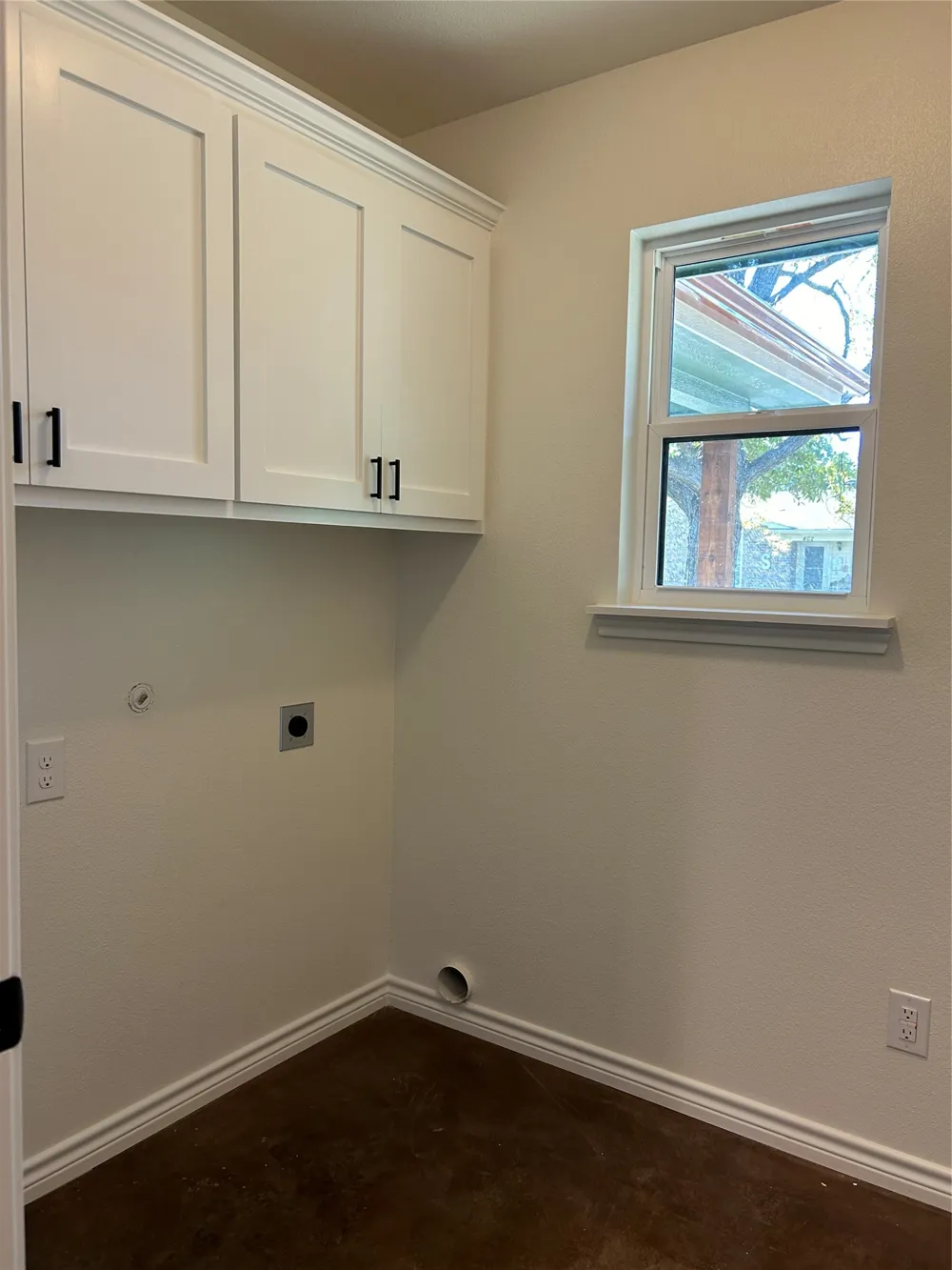 405 S 6th Street Grandview, TX 76050
