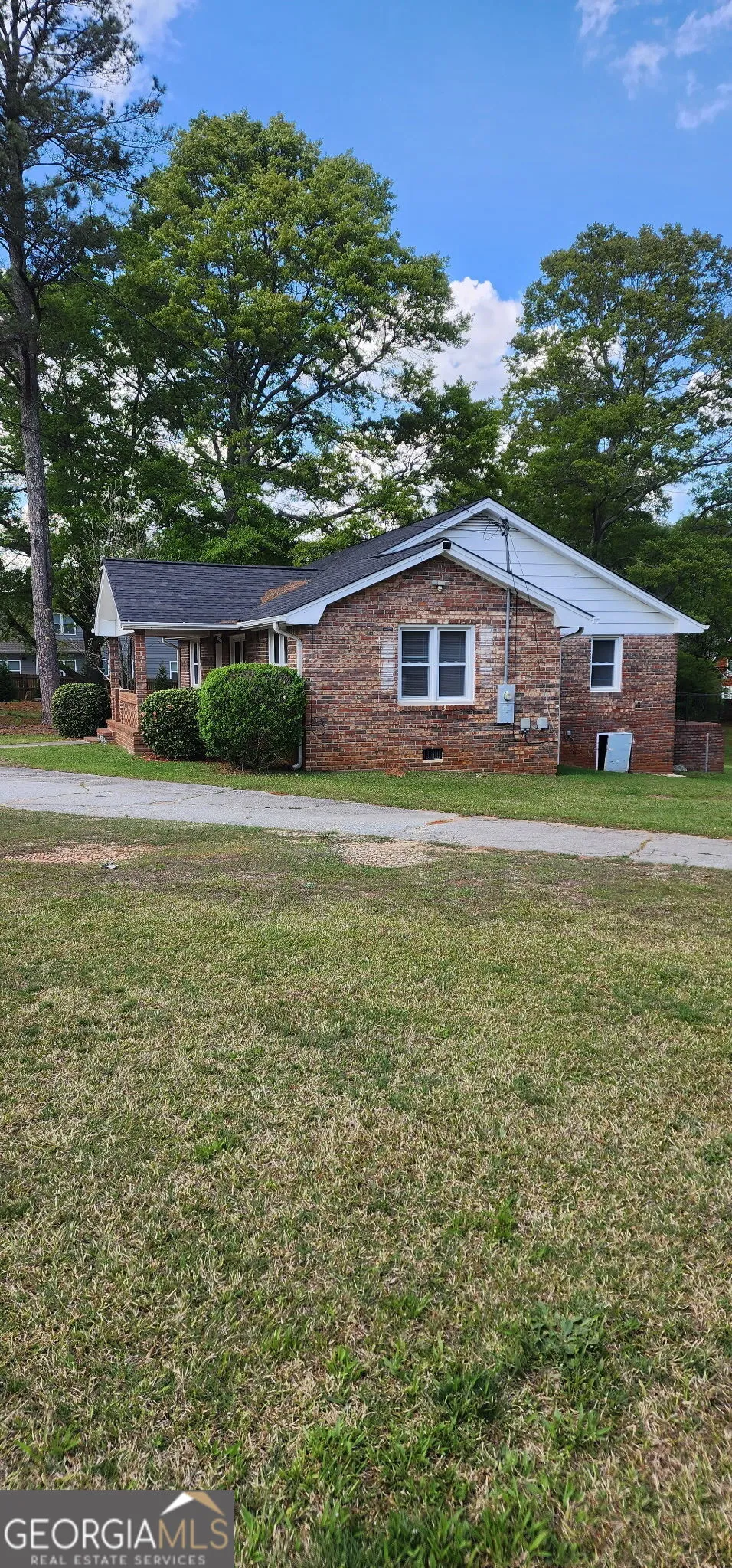 535 N Jeff Davis DR Fayetteville, GA 30214