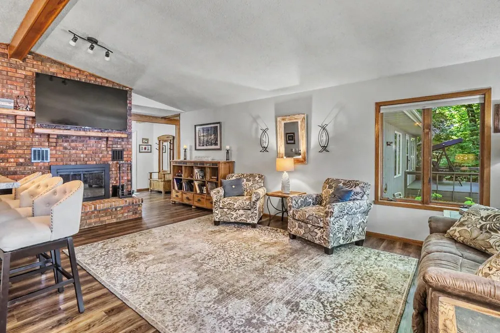 14296 E Fox Lake Road Detroit Lakes, MN 56501