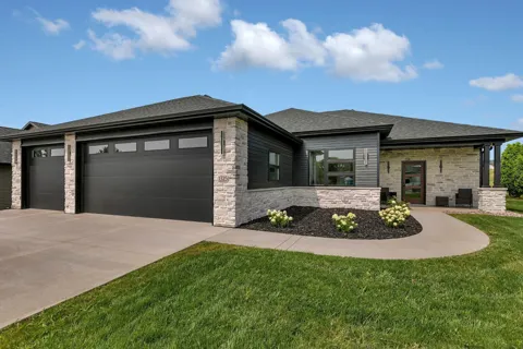 1325 Iris Lane