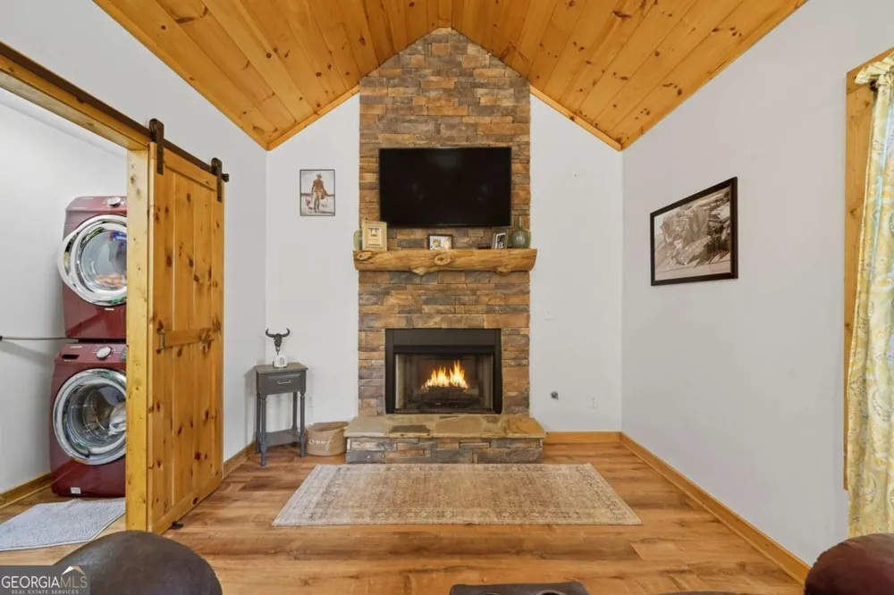 415 Woods RD Talking Rock, GA 30175