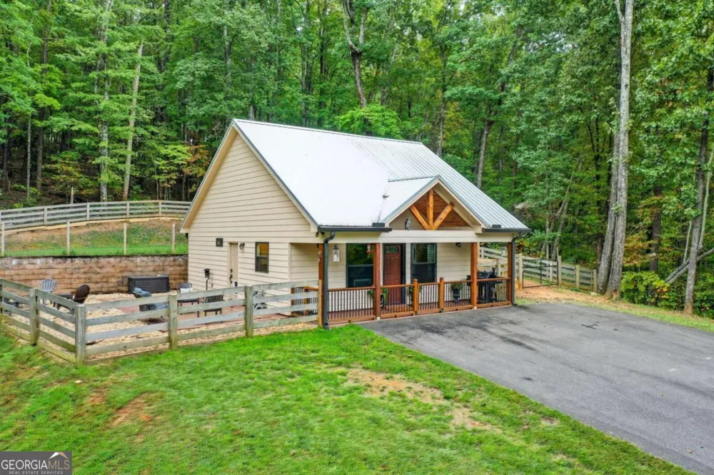 415 Woods RD Talking Rock, GA 30175