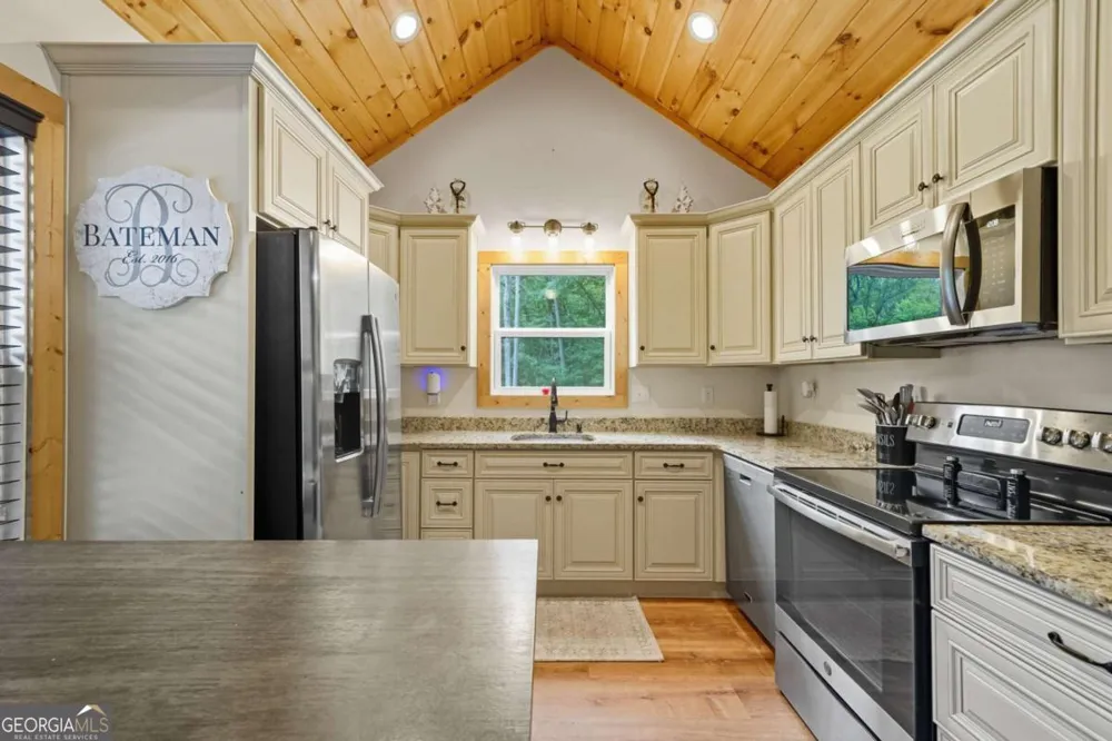 415 Woods RD Talking Rock, GA 30175
