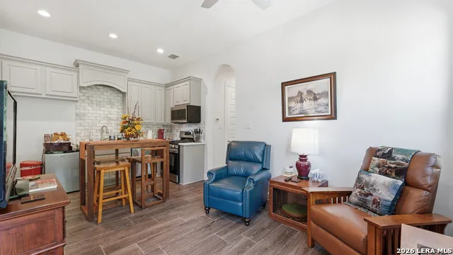 210 Jeff Vaughn Blanco, TX 78606