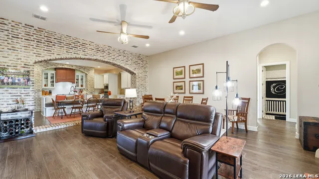 210 Jeff Vaughn Blanco, TX 78606