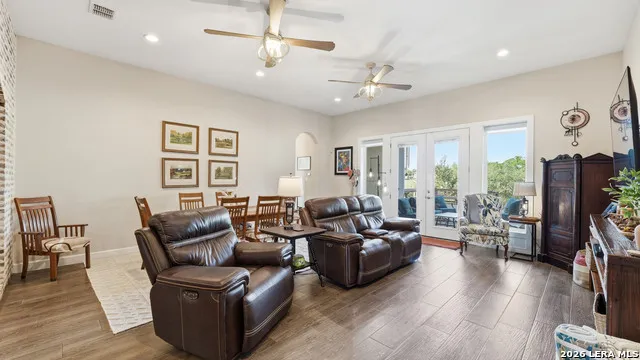 210 Jeff Vaughn Blanco, TX 78606
