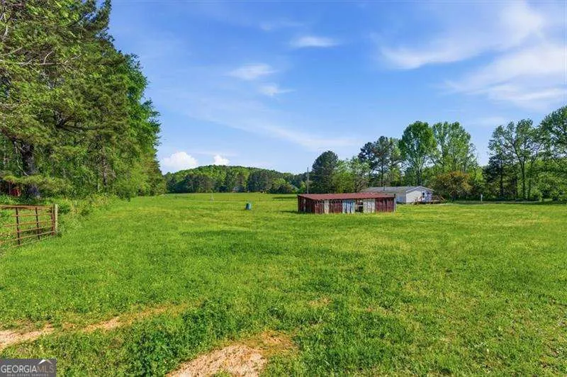 235 Kirk RD NW White, GA 30184