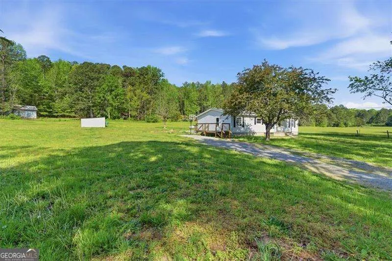 235 Kirk RD NW White, GA 30184