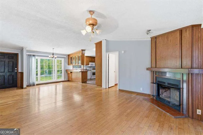235 Kirk RD NW White, GA 30184