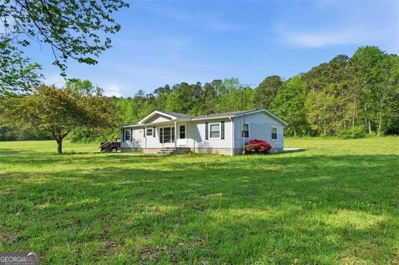 235 Kirk RD NW White, GA 30184