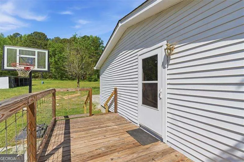 235 Kirk RD NW White, GA 30184
