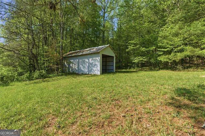235 Kirk RD NW White, GA 30184