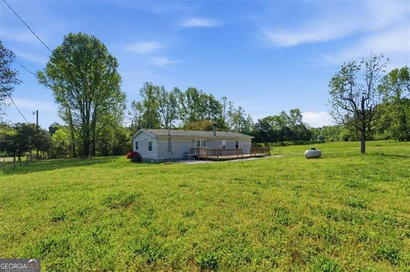 235 Kirk RD NW White, GA 30184