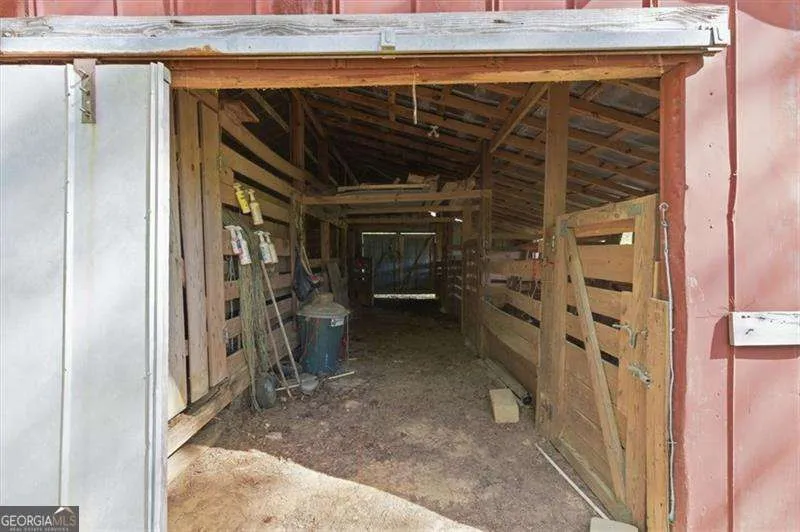 235 Kirk RD NW White, GA 30184
