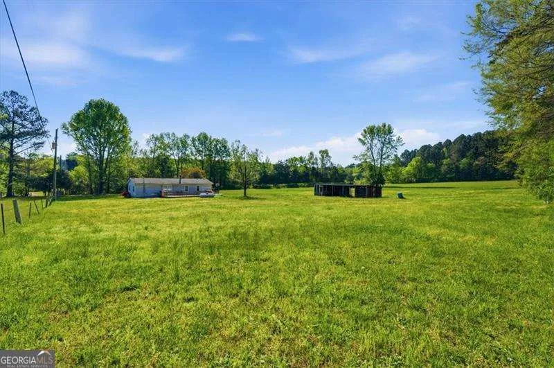 235 Kirk RD NW White, GA 30184