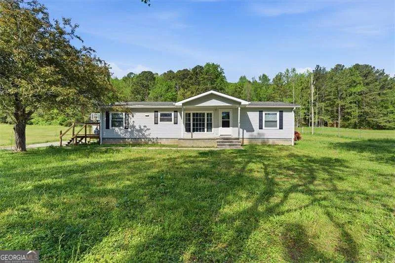 235 Kirk RD NW White, GA 30184