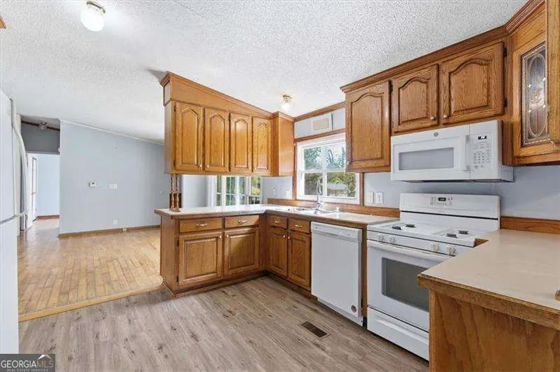 235 Kirk RD NW White, GA 30184