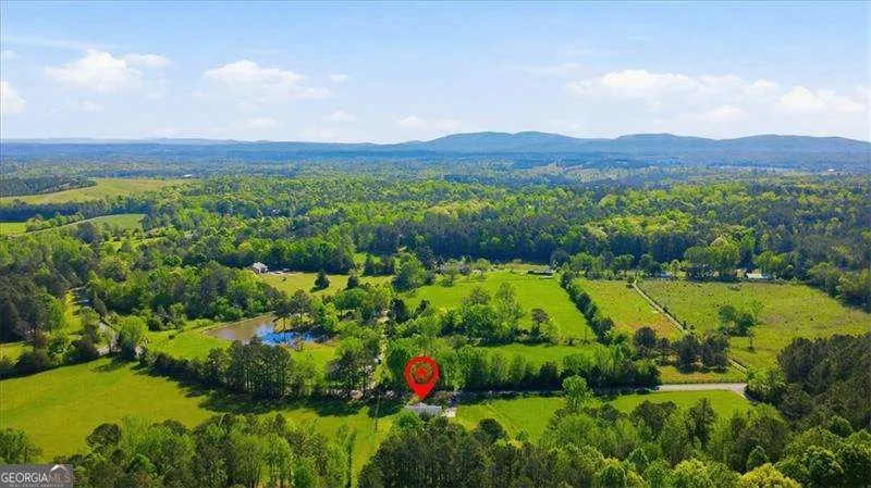235 Kirk RD NW White, GA 30184
