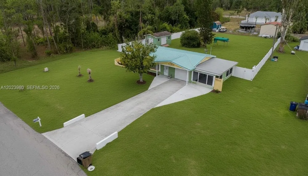 1313 E CLEVELAND AVE Lehigh Acres, FL 33972