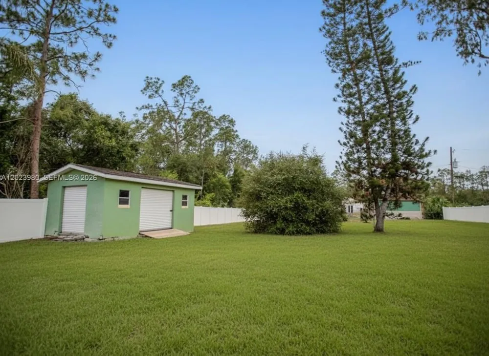 1313 E CLEVELAND AVE Lehigh Acres, FL 33972