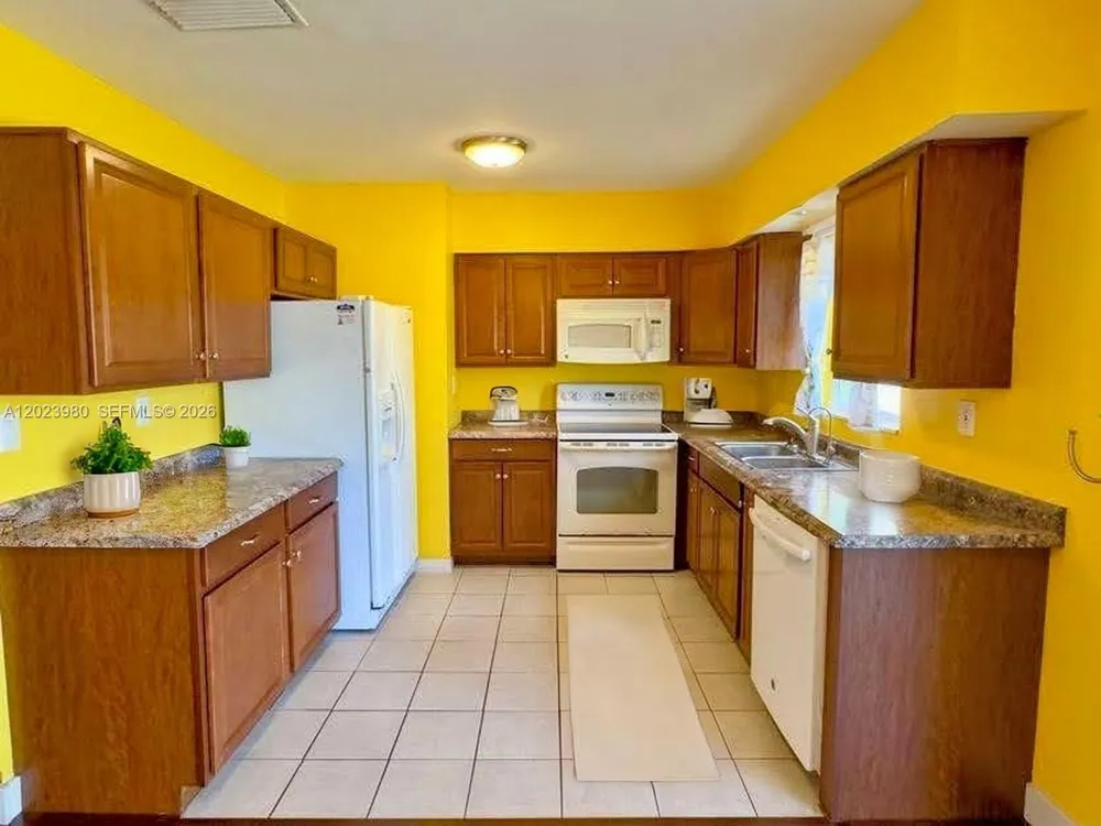 1313 E CLEVELAND AVE Lehigh Acres, FL 33972